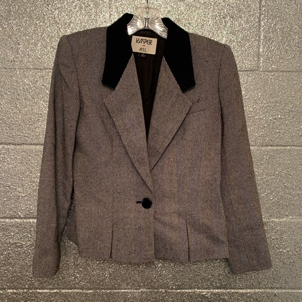 Kasper one button blazer